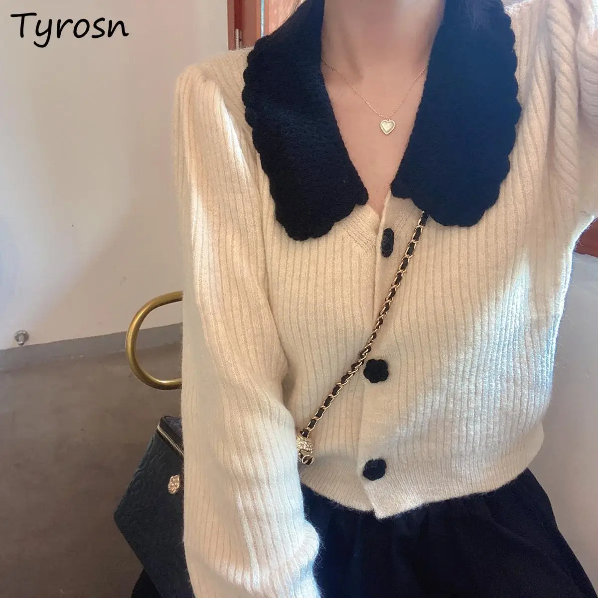 

Укороченный женский кардиган в стиле пэчворк с воротником «Питер Пэн» кавайный Черный Белый Нежный Универсальный вязаный тонкий корейский стиль на весну-осень