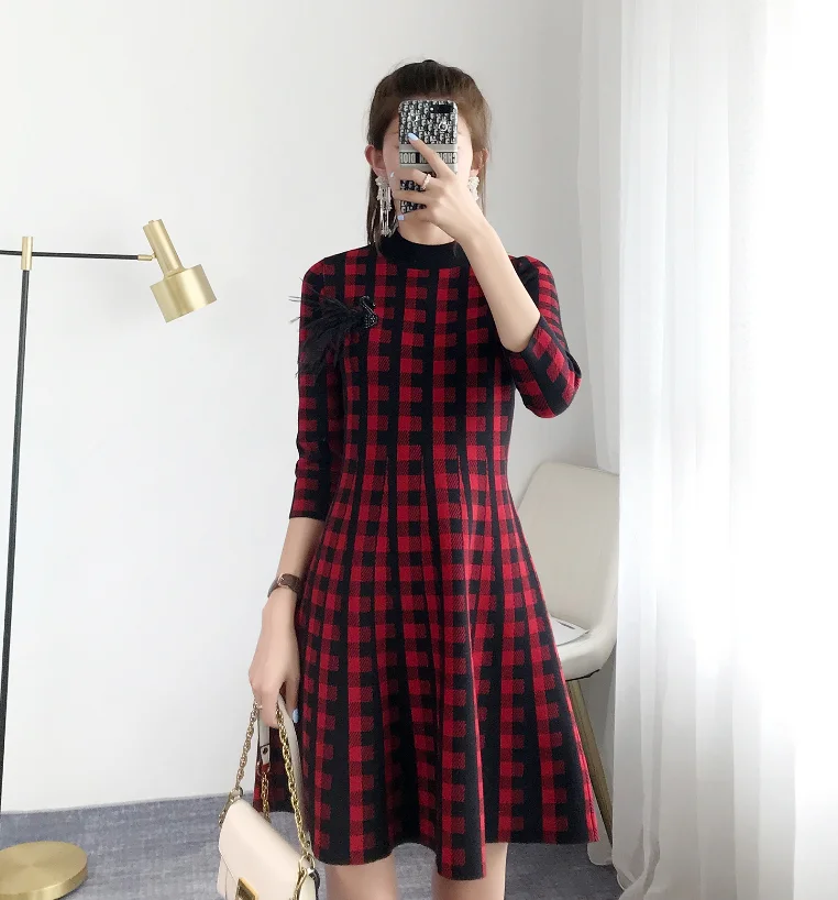 Женское винтажное платье-свитер в клетку плиссированное трикотажное