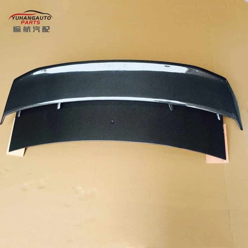 Стильный спойлер для изготовления автомобильных изделий из углеродного сплава