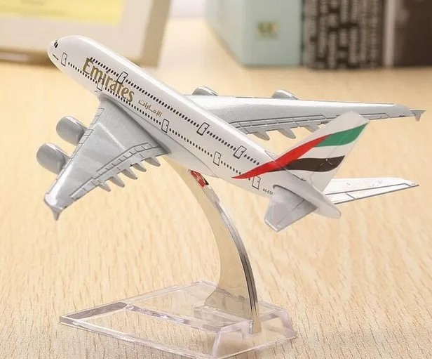 Модель самолета A380 20 см модель авиакомпании Эмираты металлическая твердая для