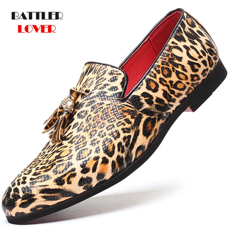 

Большие размеры 38-48; мужские леопардовые кожаные лоферы; Брендовая обувь; Классические Мужские броги с кисточками; официальная обувь на плоской подошве; Повседневная обувь bullock