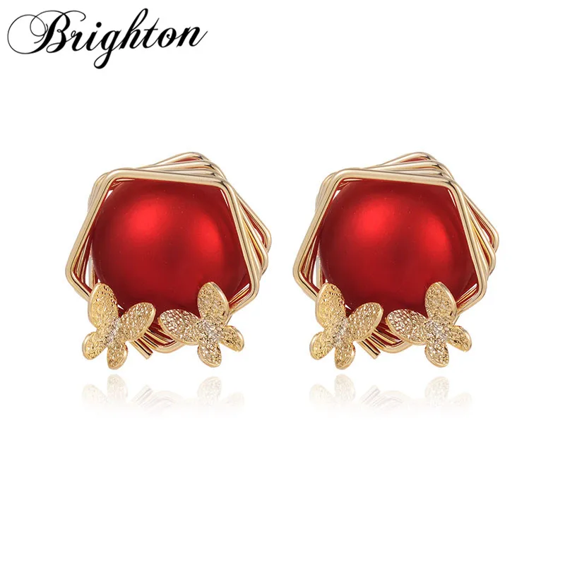 

Серьги-гвоздики женские с искусственным жемчугом и бабочкой