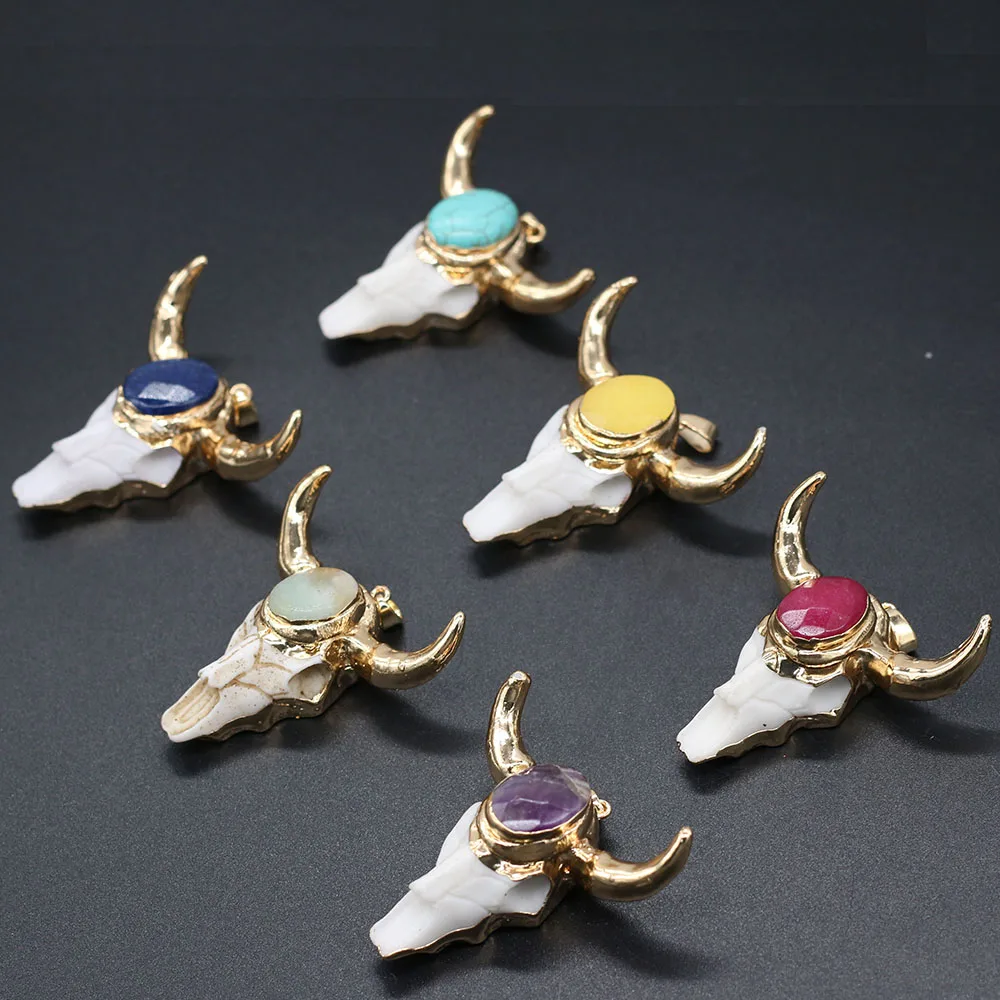 Подвеска в виде Головы Быка из натурального камня с хрустальными бусинами 46x46 мм 1