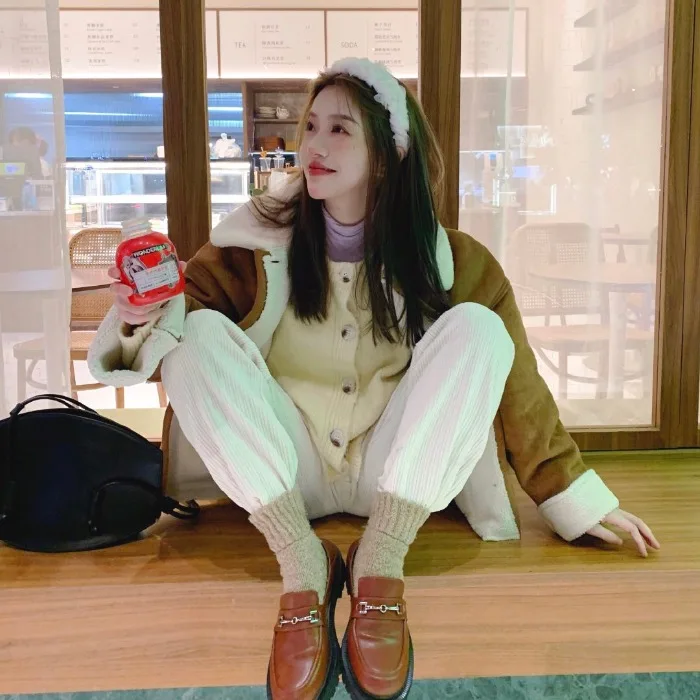 Корейский шикарный мягкий однобортный свитер для девушек на раннюю весну белый