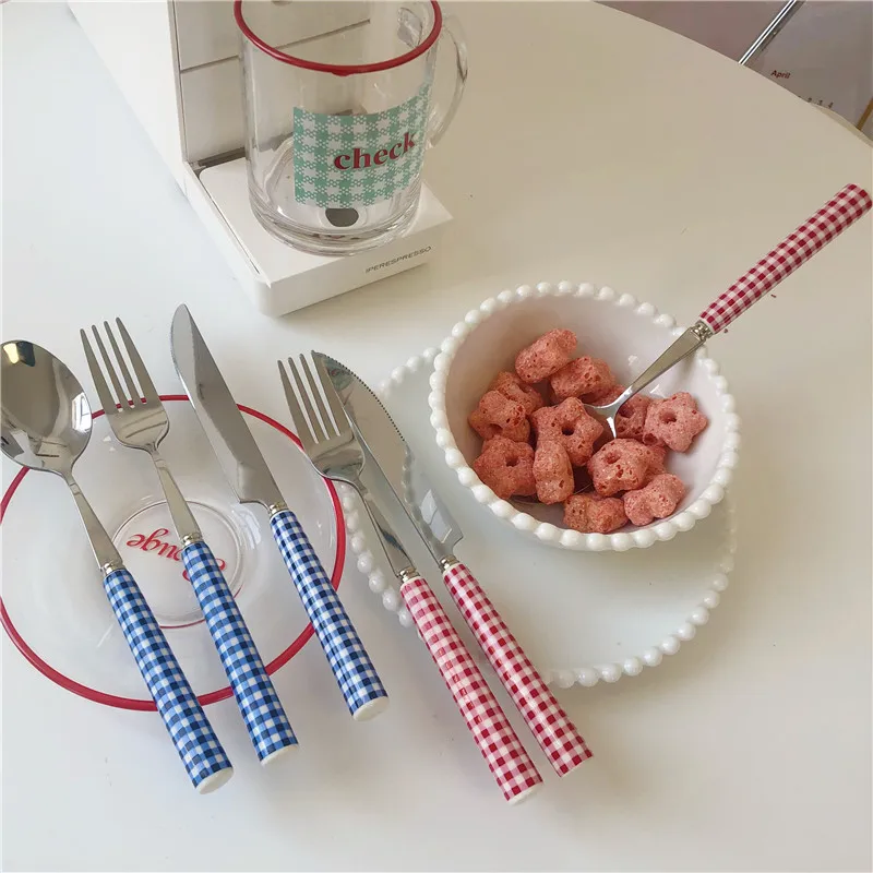 3pcs/lot Spoon Fork Knife Set Mental Tableware 식기 Vintage Lattice Forks With Ceramic Handle Spoon для кухни 식기세트 Spoons