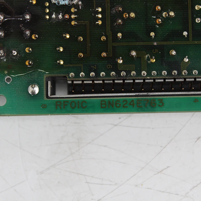Плата сервопривода RF01C BN624E763G51 RFOIC FRO1C используется в хорошем состоянии с 3