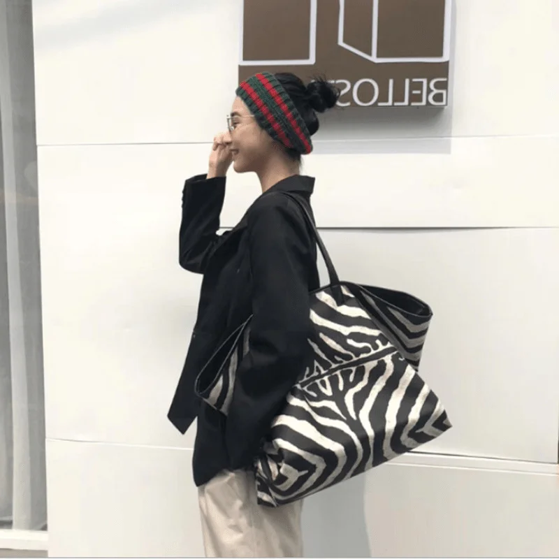 

Zebra Pattern 2021 Design Women's Winter Large-capacity Shoulder Bag PU Leather Tote Bag Trendy Brand Female Bag Leisure Bag INS