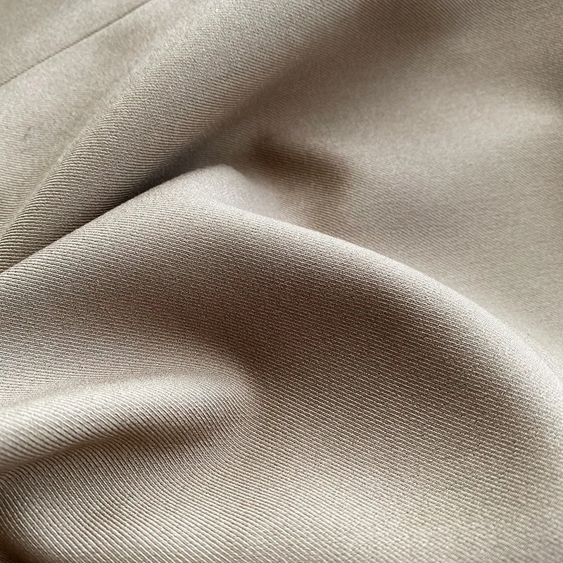 Блейзер Женский на одной пуговице с карманом-клапаном и яркой линией