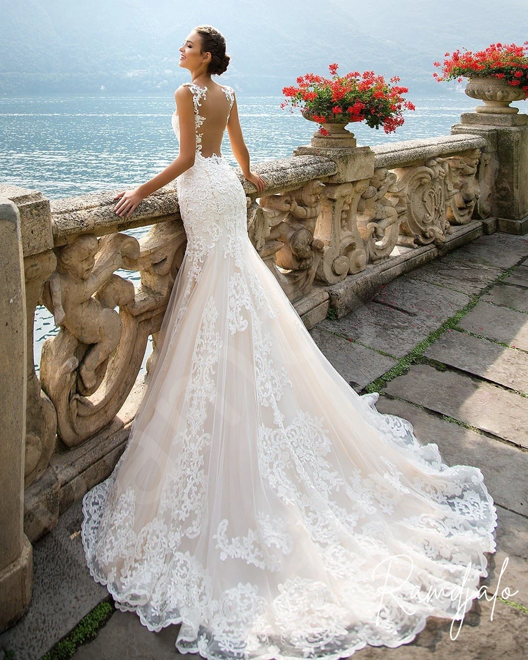 

Modest Wedding Dresses 2021 Crew Lace Appliques Champagne Mermaid Trumpet Open Back Court Train Bridal Gowns Bride Dresses Novia