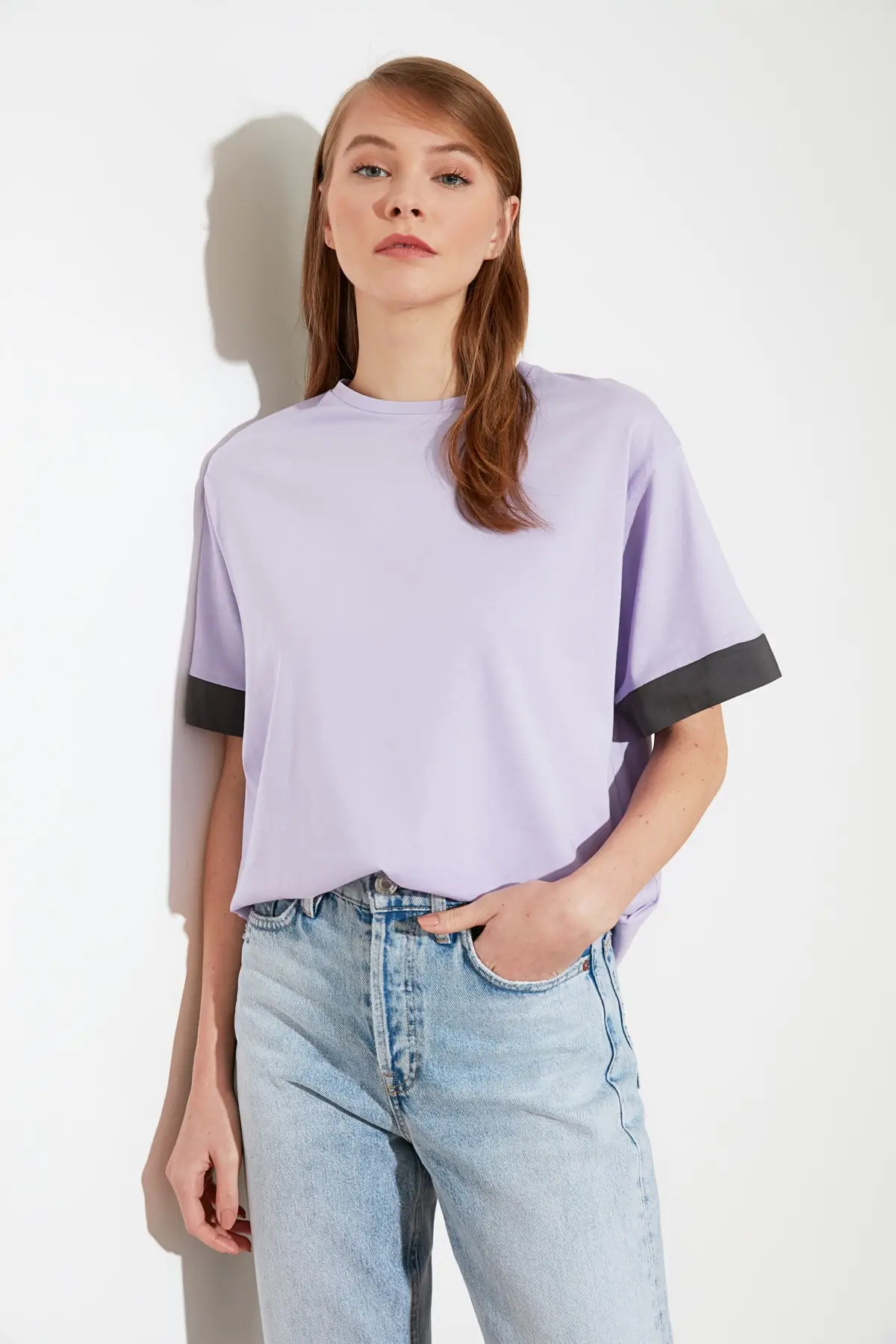 Трикотажная футболка бойфренда с черной лентой TWOSS19AD0079|Футболки| |