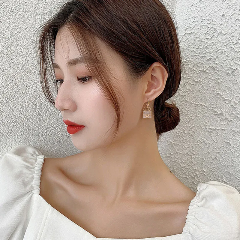 

2020 New Luxury Cubic Zirconia Pendant Earrings Woman High Fashion Crystal Korean Earrings Anniversary Gift Jewelry for Girls