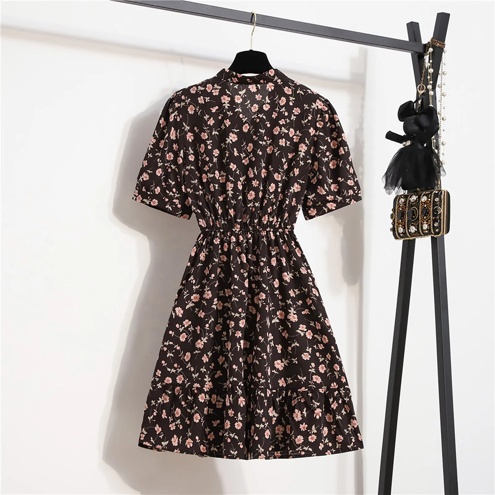 

Women Casual V-neck Short Sleeve Summer Print Knee-length Dress For Beach Print Short Dresses Women Adjusable Tied Puff Sleeve