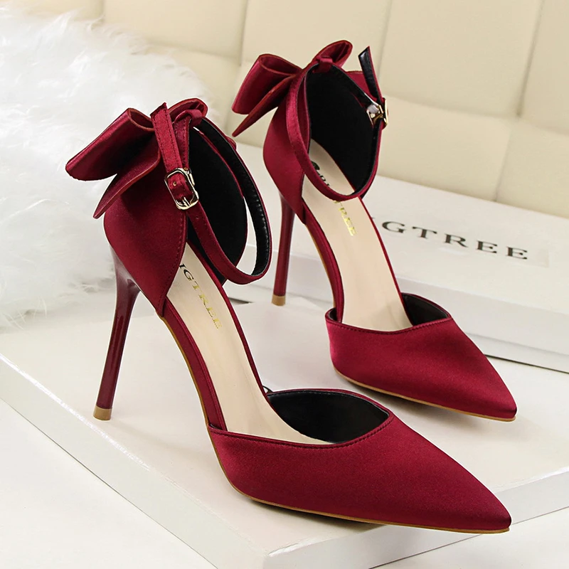

2021 New Hot Sweet Fashion Sexy Shoes with Satin Heels and Shallow Mouth Pointed Satin Hollow Ribbon Bow Sandals Sexy High Heels