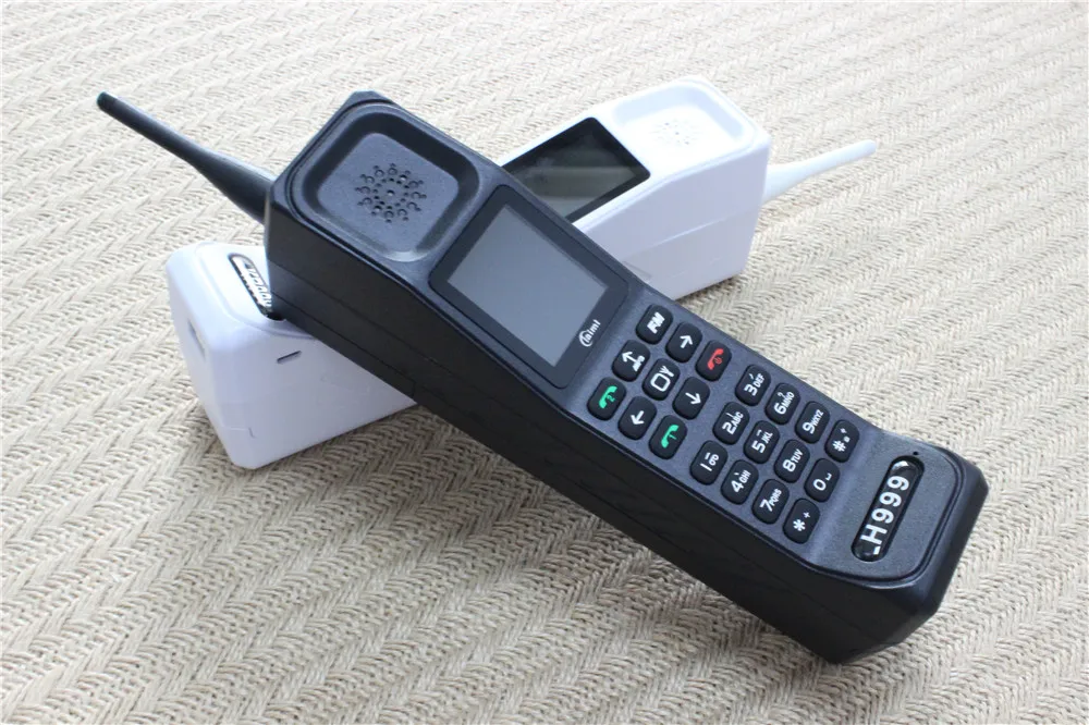 2019 new super big mobile phone m999 kr999 luxury retro telephone loud sound power bank standby dual sim heavy h mobile m999 free global shipping