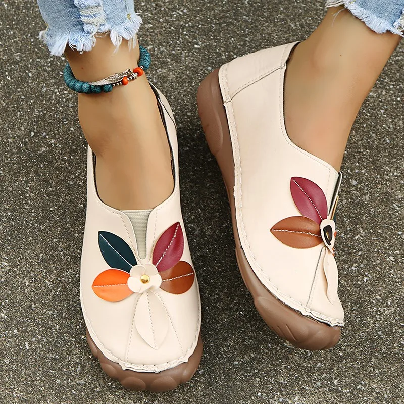 

Women's Casual Loafers 2021 Autumn New Female Retro Thick-Soled Shoes College Style Patchwork Fashion Flowers Women Moccasins