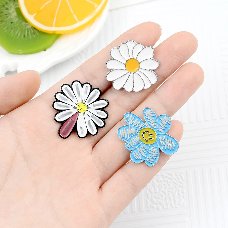 2020 Милая брошь булавка в виде цветка 7 шт. с буквенным принтом Улыбка эмалью