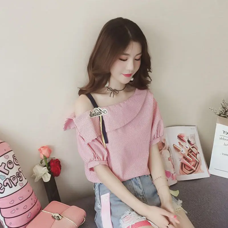 1 шт. женская летняя футболка в полоску с открытыми плечами и короткими рукавами