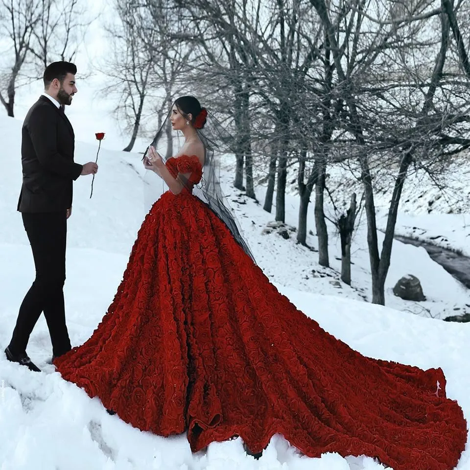 

2021 Red Wedding Dresses with 3D Rose Flowers Cathedral Train Arabic Middle East Church Off Shoulder Backless Wedding Gowns