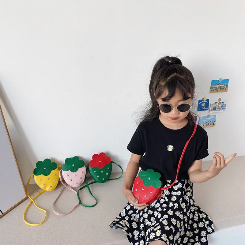Lovely Children Coin Purse Handbags Baby Kids Small Shoulder Bags Money Holder Diamond Strawberry Boys Girls Mini Crossbody Bags