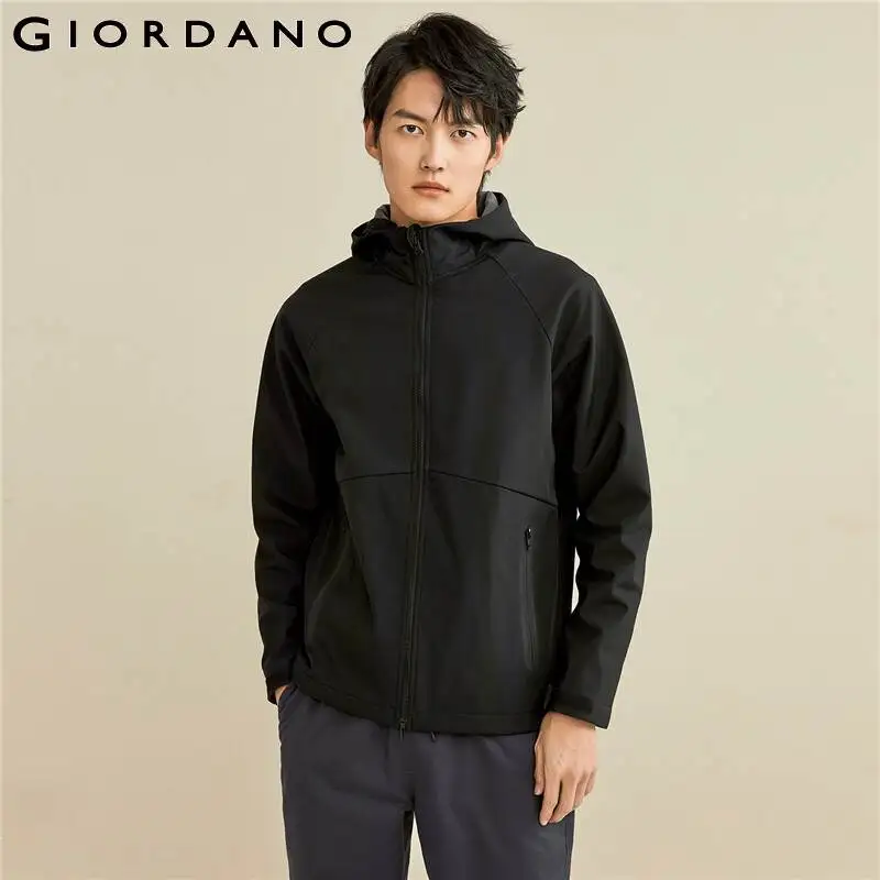 

Giordano Men Jackets Polar Fleece Raglan Sleeves Hooded Jacket Slant Pockets Windproof Warm Hooded Jackets 01071677