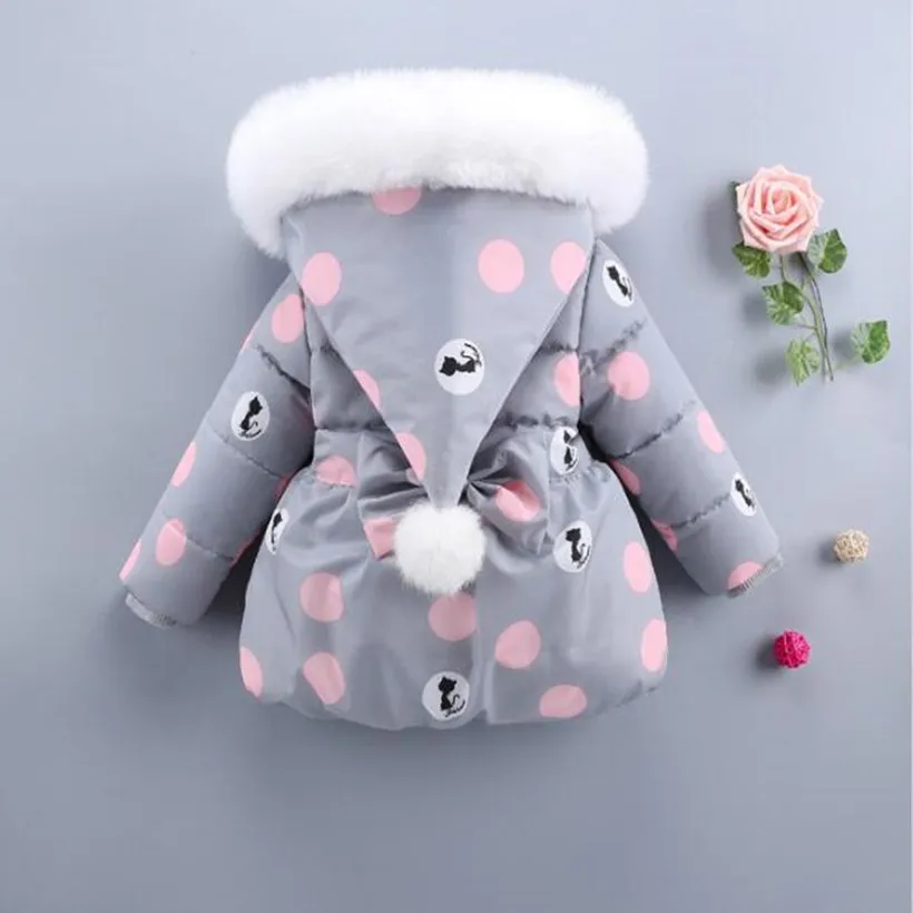 Куртка с капюшоном для девочек зимняя теплая искусственным мехом |
