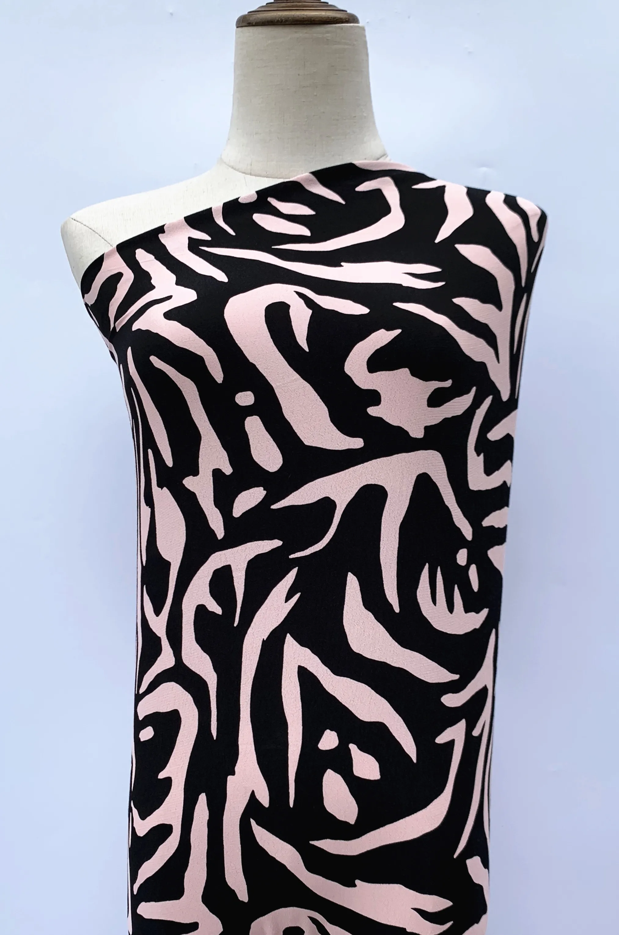 

Summer high-end engraving and gorgeous crepe silk rayon fabric cotton silk cotton linen cotton silk dress fabric