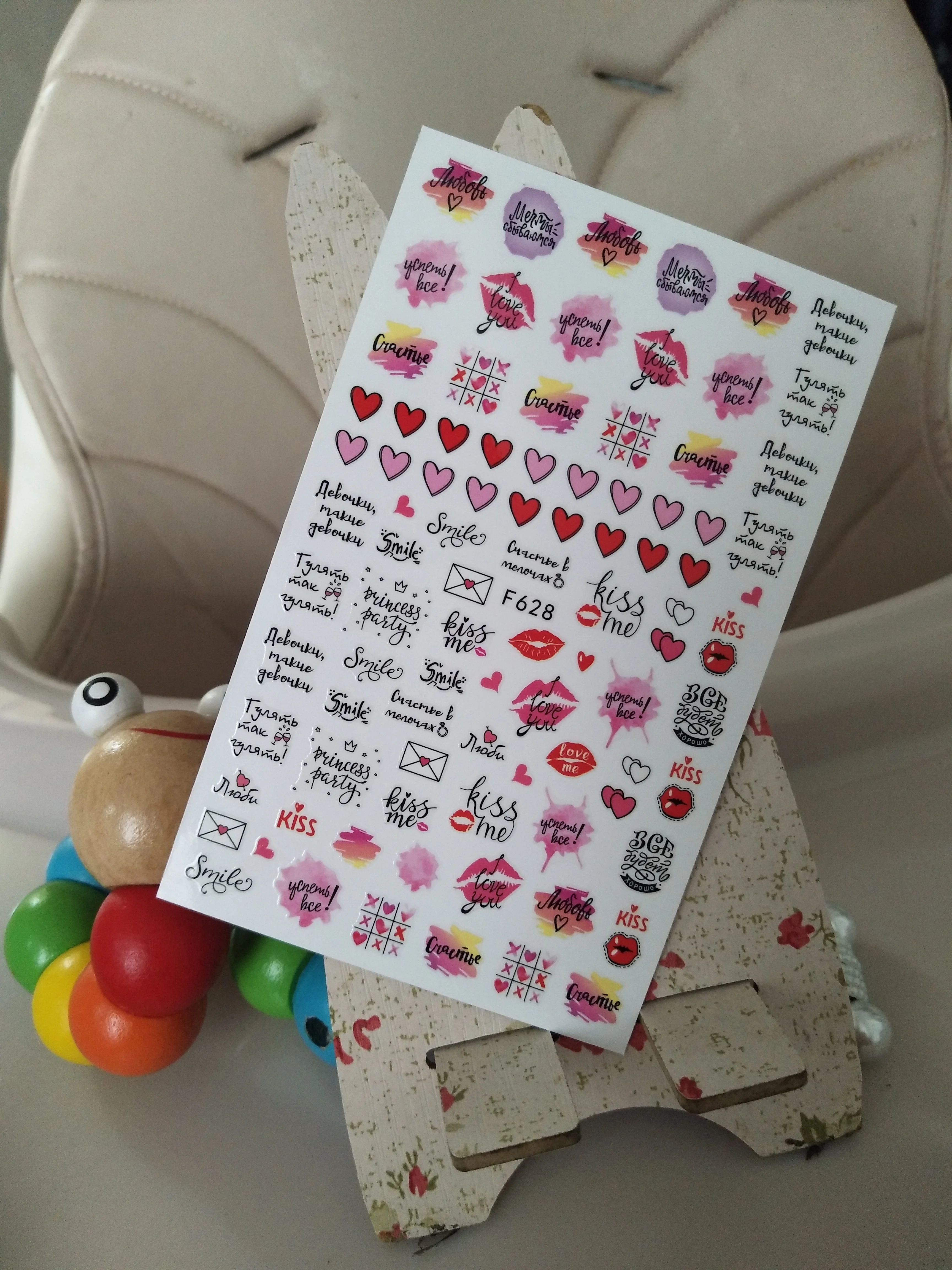 

English Letter Lips adhesive 3d nail sticker foil nails art decoration cute cartoon designs nail decals manicure supplies tool
