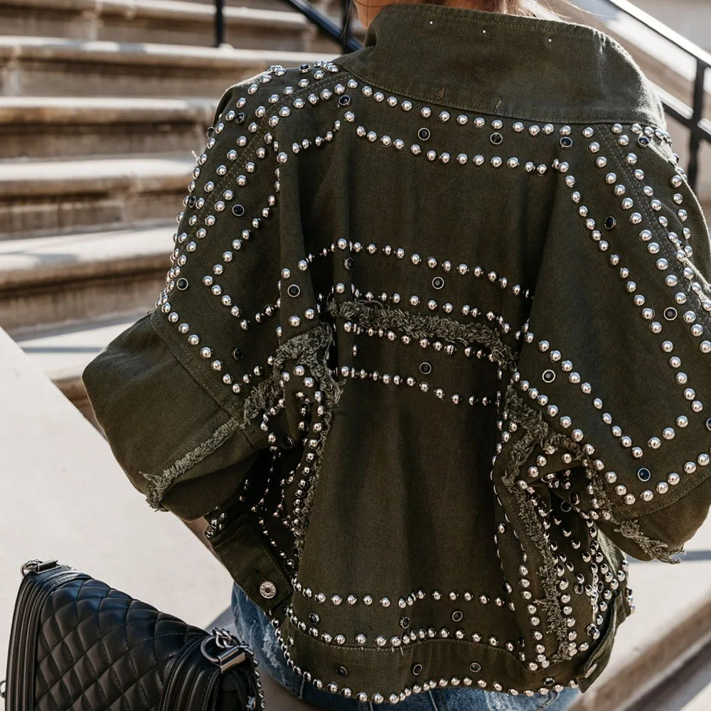 Женская куртка с заклепками в стиле Харадзюку короткая черная отворотом базовое