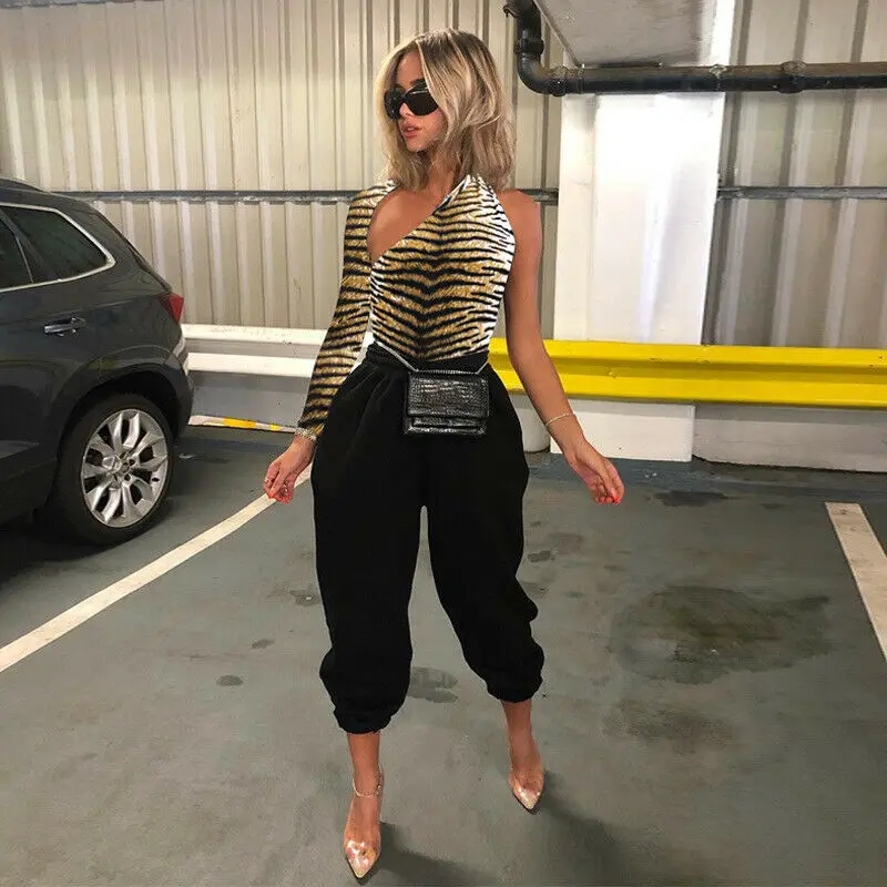 Женское облегающее боди с принтом длинным рукавом одним манжетами и открытой