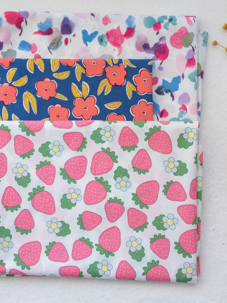 

100% хлопчатобумажная Поплиновая ткань с принтом клубники, одежда для весны и лета для девочек 60s