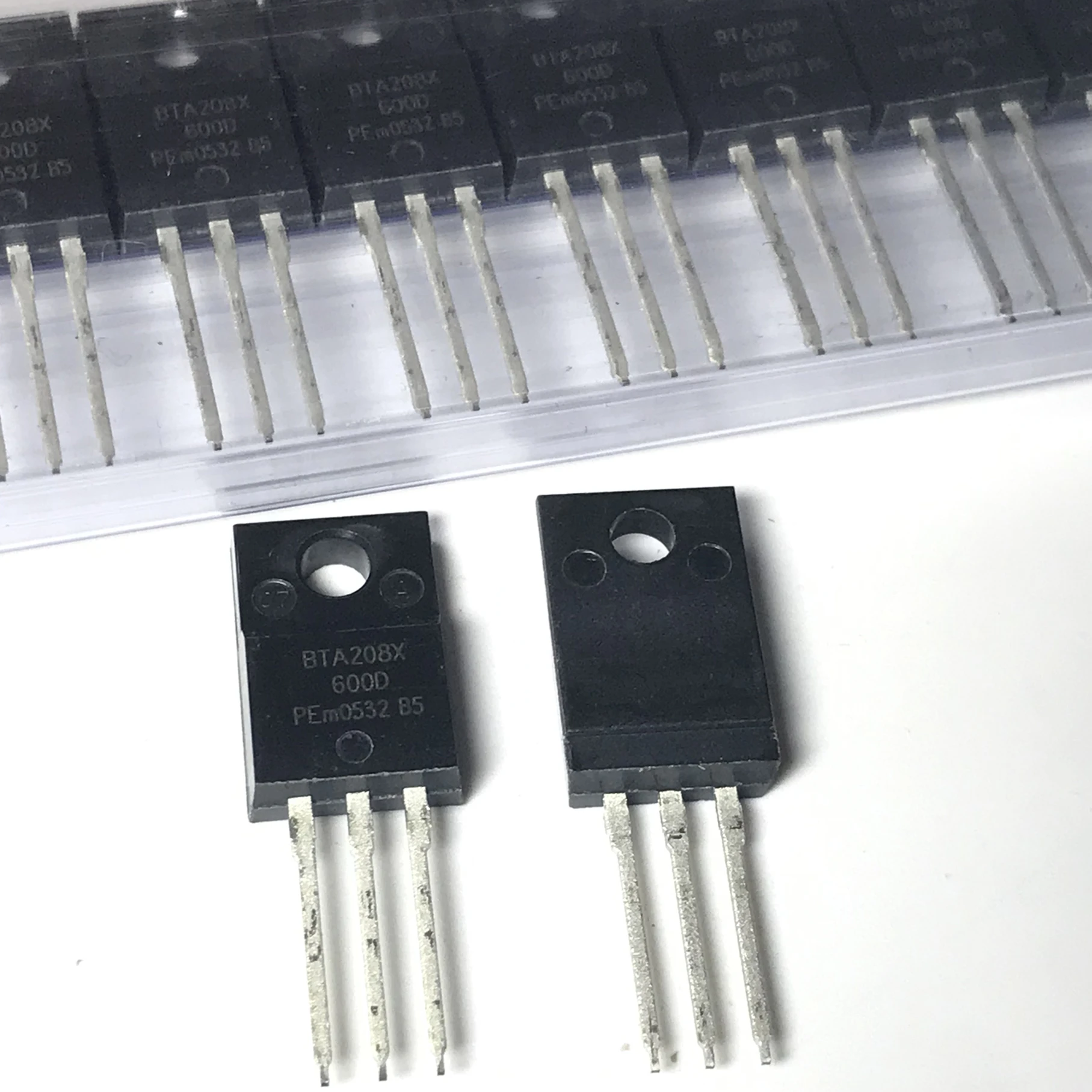 10 шт./лот BTA208X-600D BTA208X-600 BTA208X600D 8A 600V TO-220F