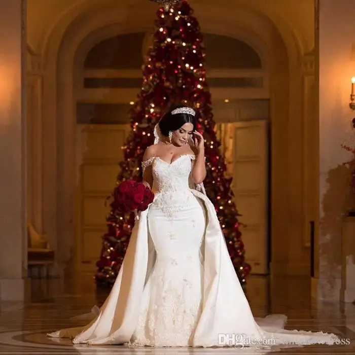 Кружевное свадебное платье Русалка с открытыми плечами атласное кружевное