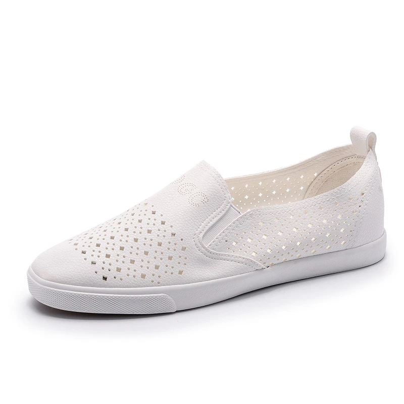 Женские кожаные кроссовки с перфорацией без шнуровки на плоской