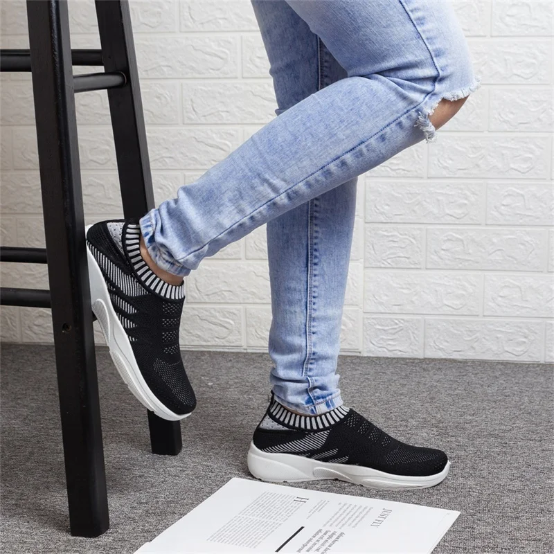 

Lightweight Breathable Vulcanized Shoes High Quality Women's Flying Knit Sneakers Loafers Walking Flat Shoes