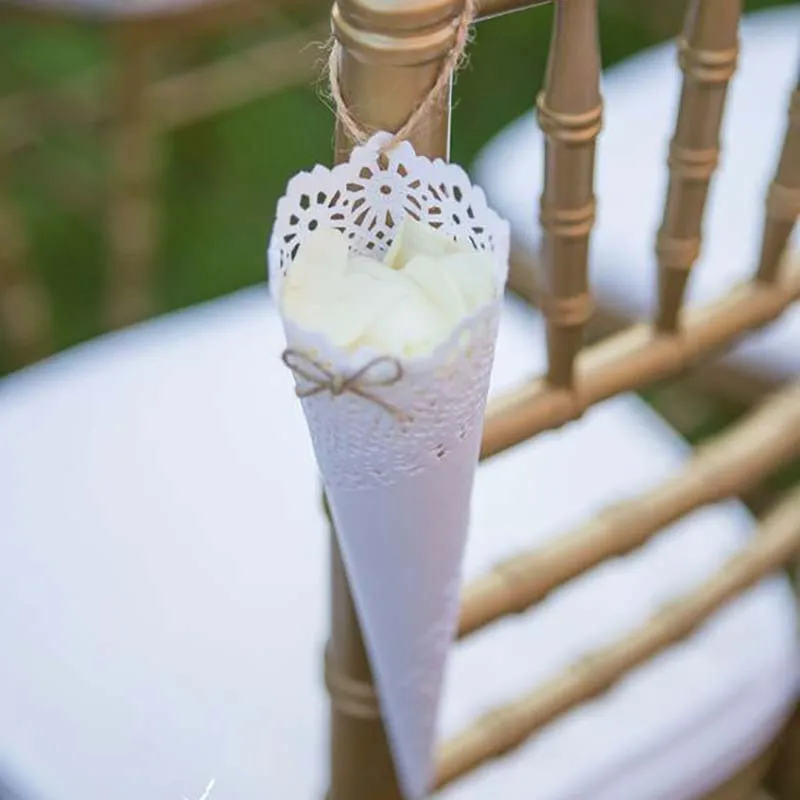 Бумажные салфетки белая декоративная столовая посуда с кружевным рисунком для