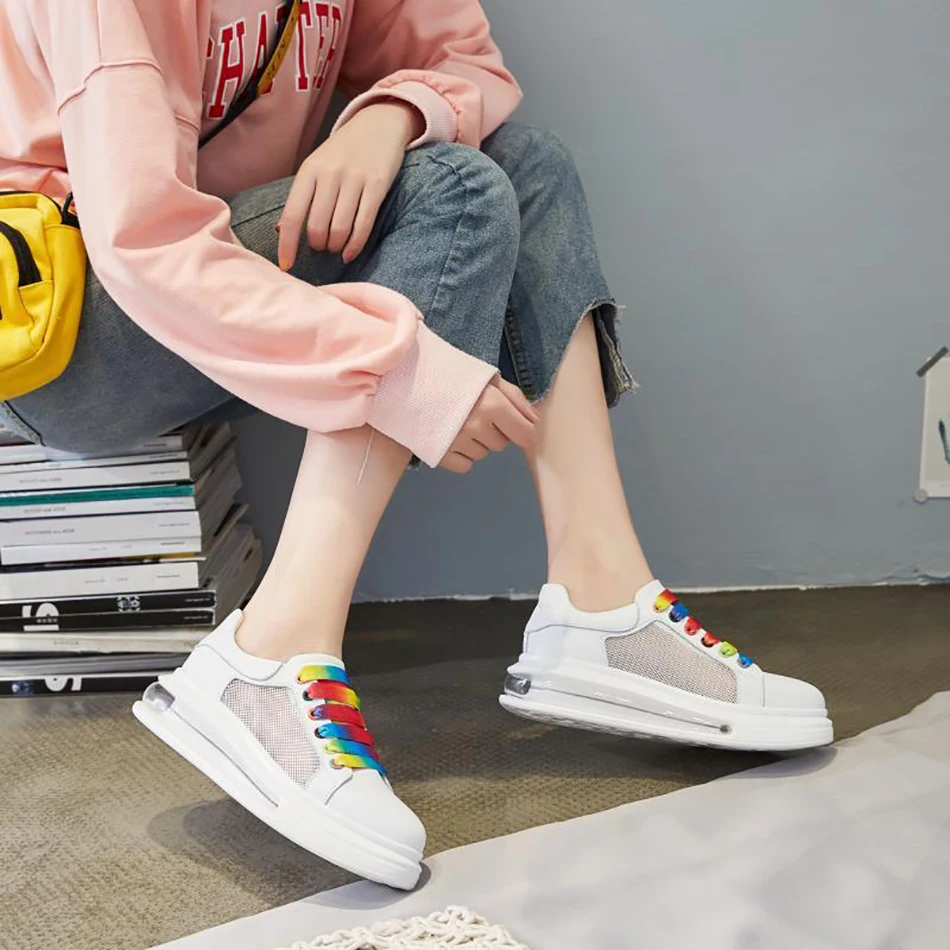 Женские кроссовки на шнуровке дышащие массивной платформе повседневная обувь из