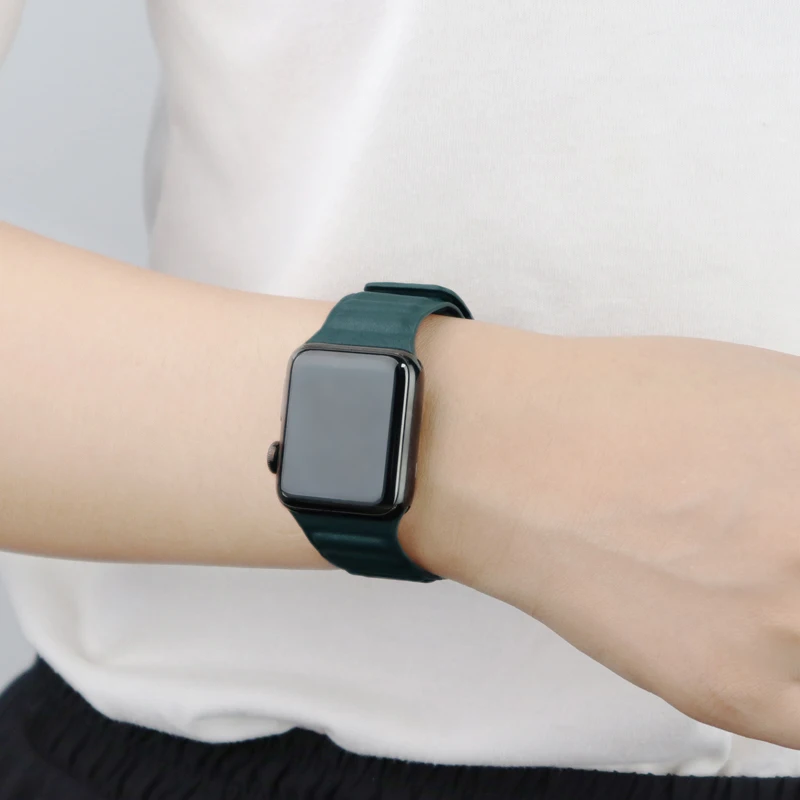 Leather Link For Apple watch band 44mm 40mm 41mm 45mm watchband original Magnetic Loop bracelet iWatch series 3 5 7 6 4 SE strap