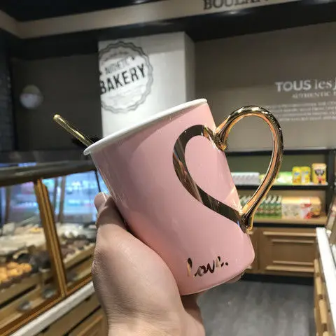 

Creative Love Coffee Mug Female Ceramic Spoon with Lid Couple Cup Home Oatmeal Breakfast Water Cup Tumbler Cup