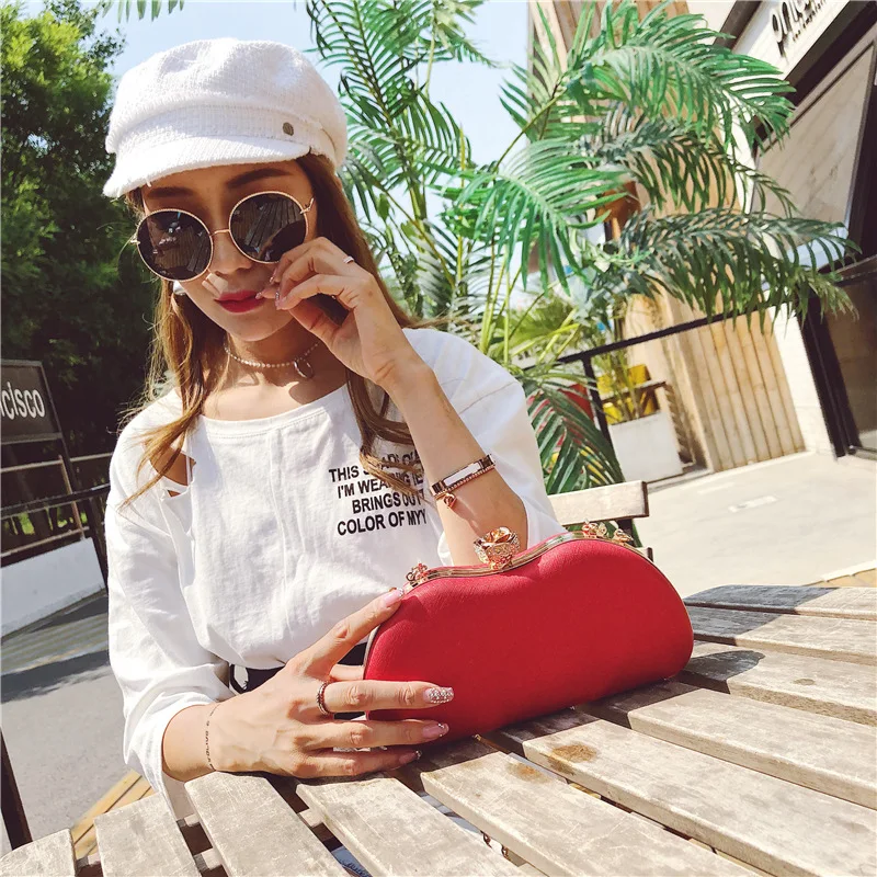 

2019 summer new fashion chain shoulder slung elegant party simple Joker portable dinner bag