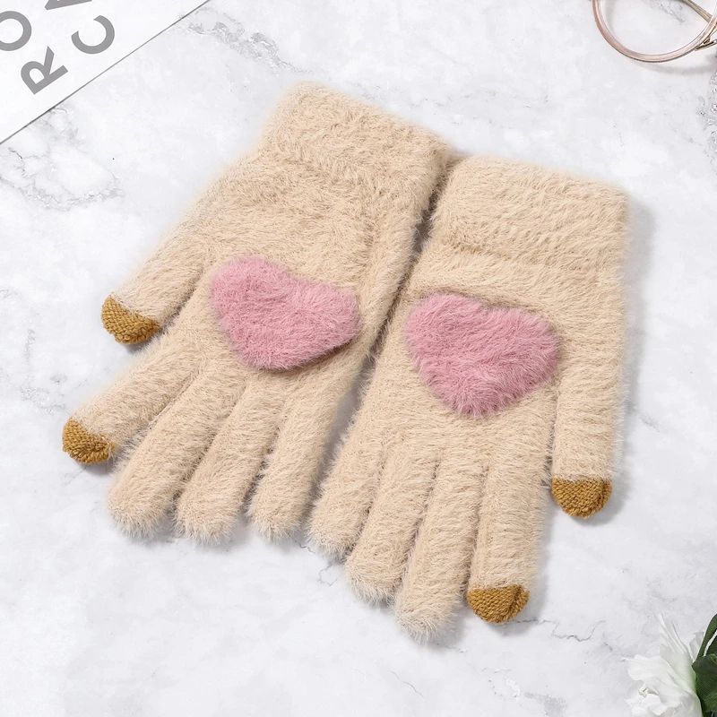 Beige Вязаные женские перчатки с сенсорным экраном, новинка, зимние мягкие вязаные перчатки из кроличьей шерсти, теплые милые розовые рукавицы с сердечками для девочек, перчатки - Цвет: Beige