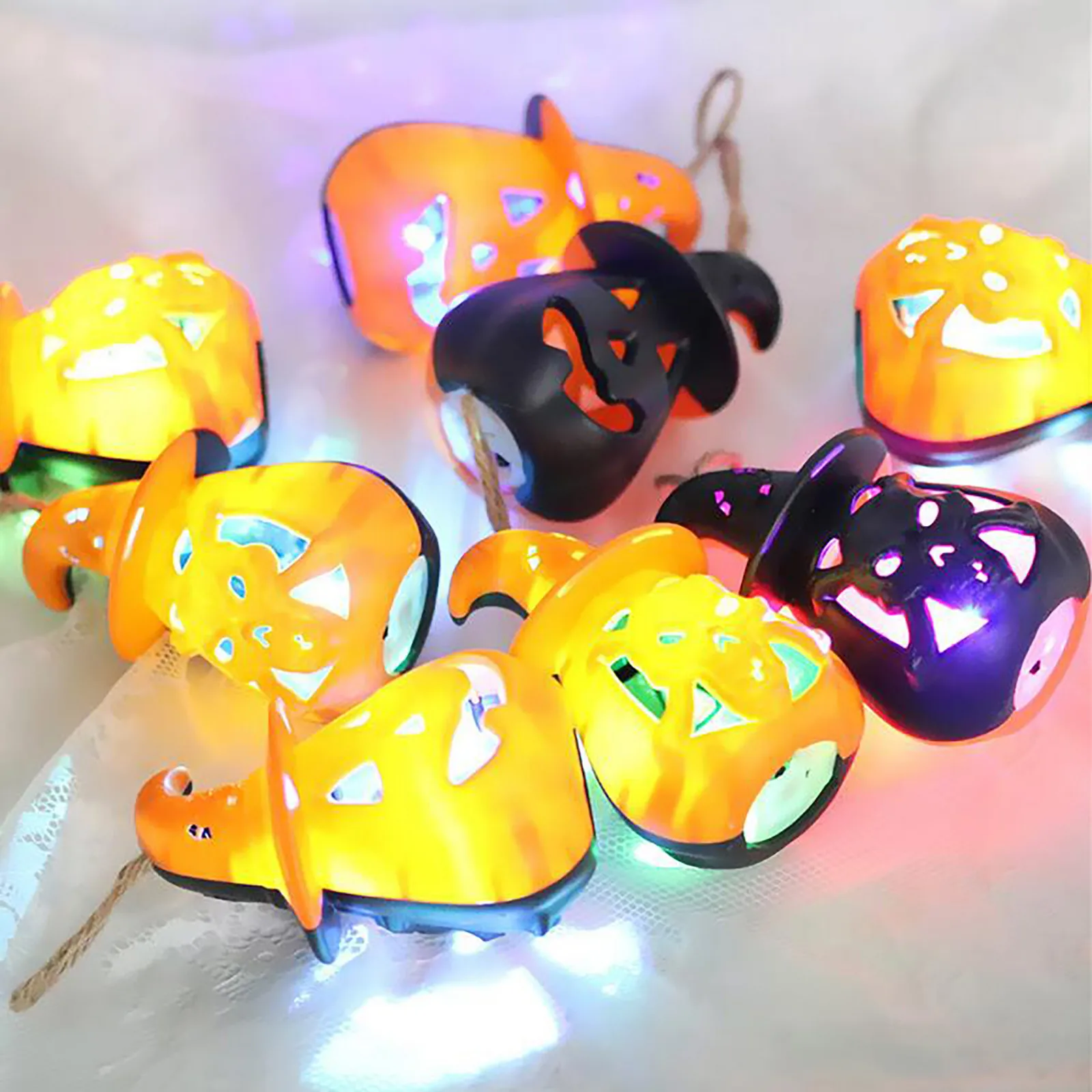 Хэллоуин Портативные светодиодные фонарики с тыквами и черепами, светодиодные огни, висящая лампа-фонарь для вечеринки, крыльца, двора, бара.