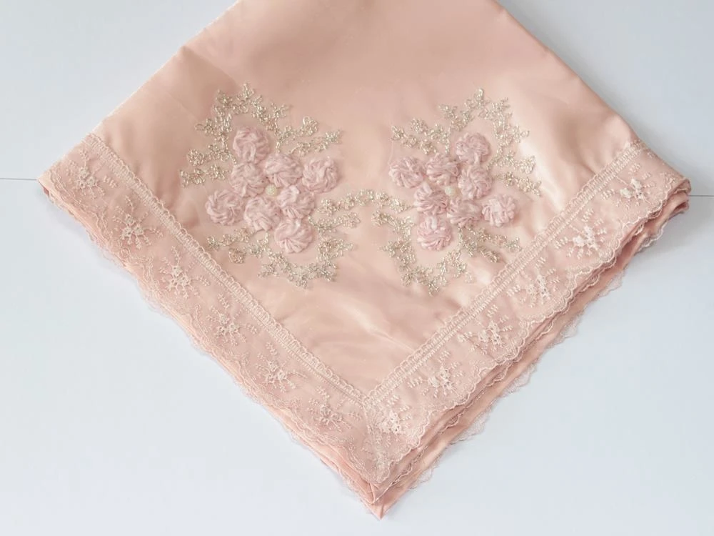 

Satin Laced Glbuse Boha Powder