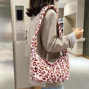 Женские плюшевые маленькие сумки на плечо, коллекция 2020 года, женская сумочка из искусственной кожи с рисунком зебры, коровы, молока, Теплые сумки для подмышек на осень и зиму, мягкая меховая сумка