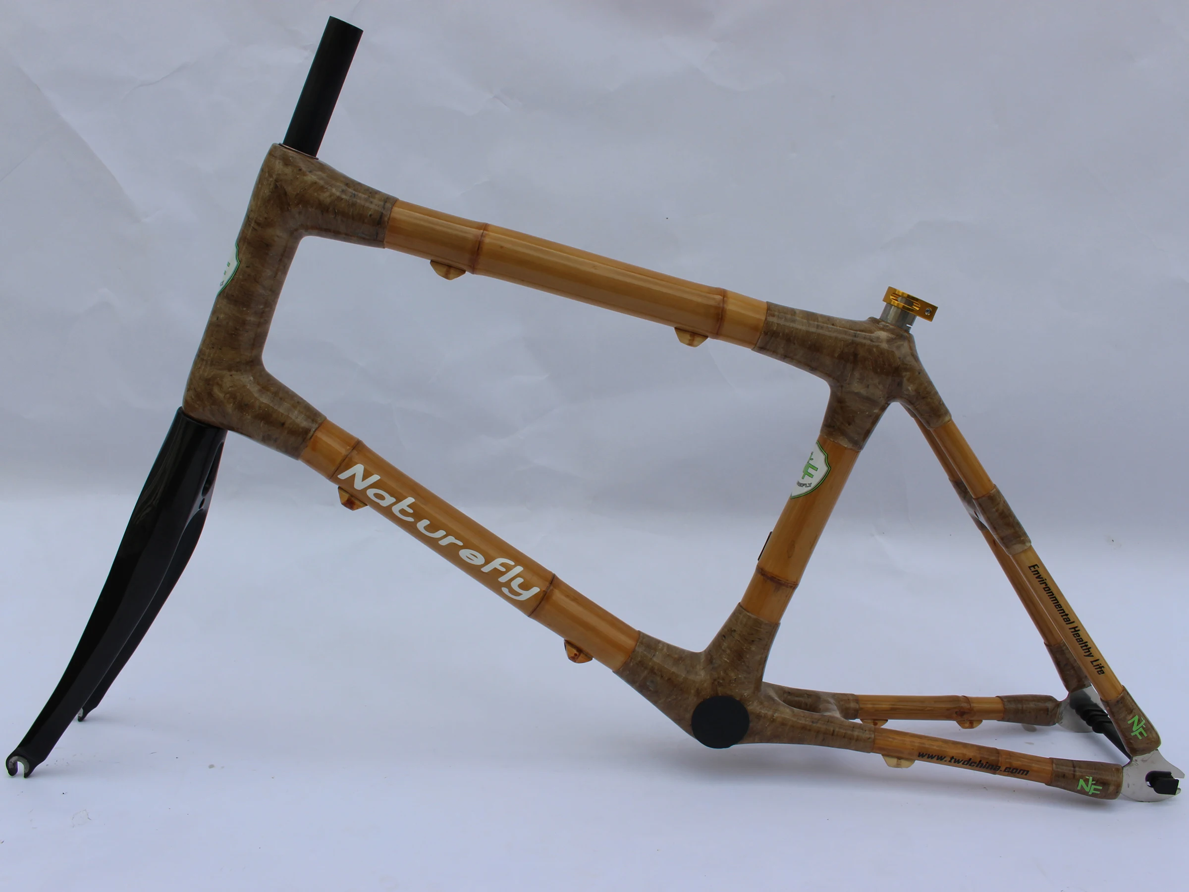

Free Shipping ! Bamboo Road Bike Frame 20” Mini Bicycle Frameset Fixie Single Speed Bamboo Bike Carbon Fork Seat post