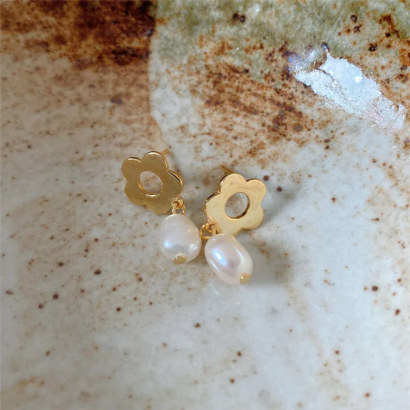 

RUIYI Real 925 Sterling Silver Women Baroque Pearl 18K Gold Stud Earrings Girls Cute Sweet Romantic Flower Charm Chic Earrings