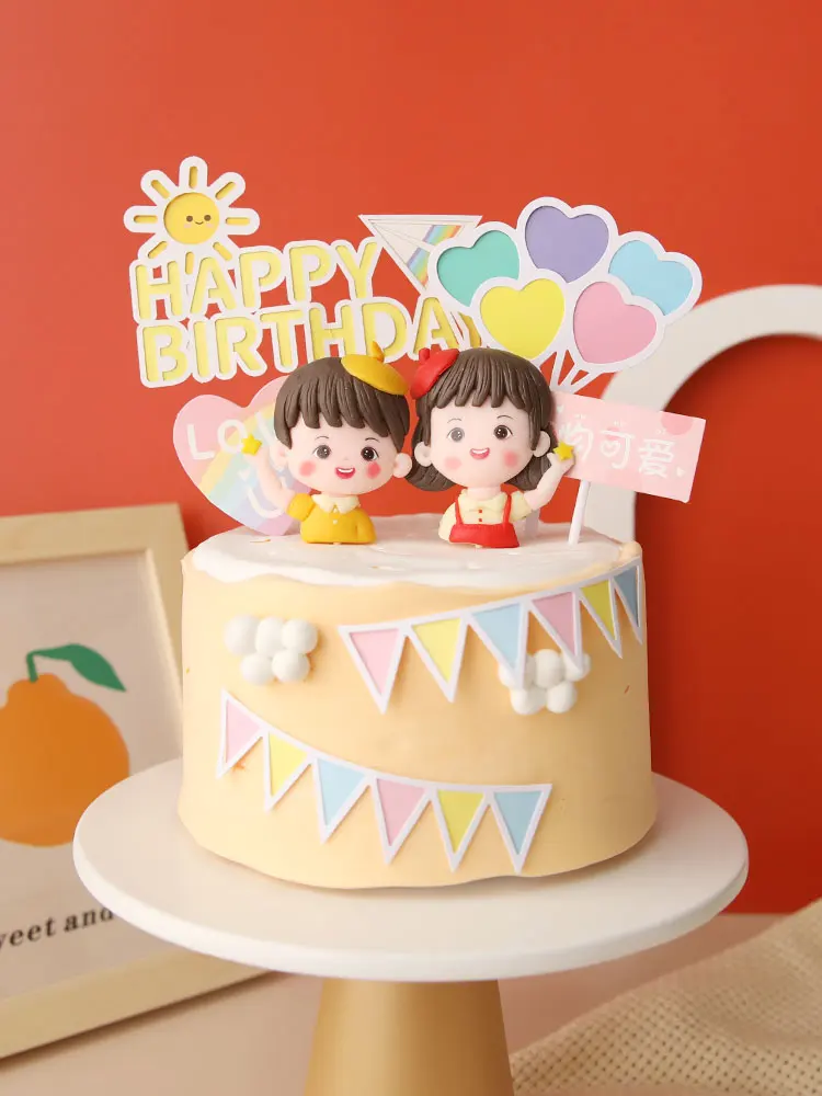 Желтого и красного цветов одежда с изображением персонажей из мультфильмов для