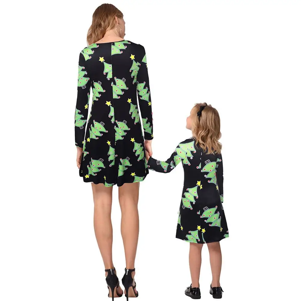 Новинка 2019 Одинаковая одежда для всей семьи с рождественским принтом зеленое