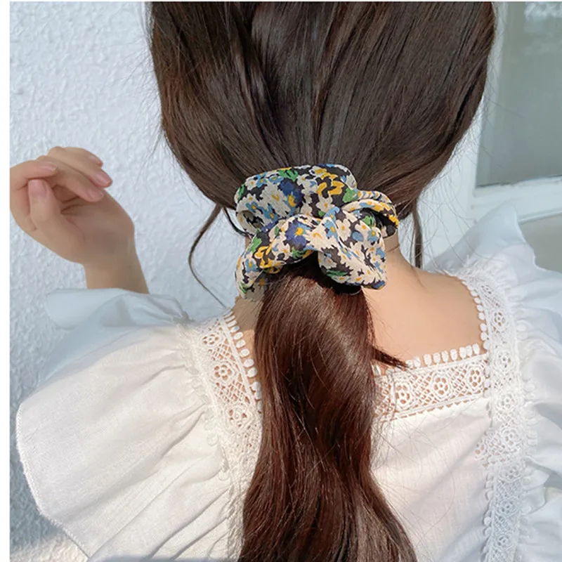 Резинка для волос женская эластичная с цветочным рисунком |