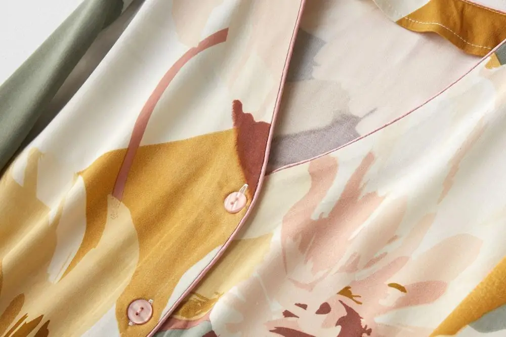

Autumn New Satin Floral Printing Pajamas Long Sleeve Pyjamas Women V-Neck Sexy Pijama Mujer Loungewear Home Clothes Sleep Set