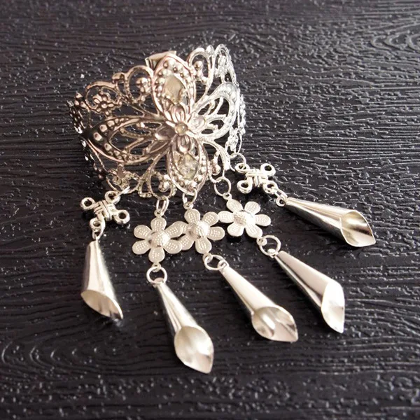 as show Retro Hollow Alloy Hair Clips for Women Hairpins Headwear Crystal Tassel Pendant Hair Pins Claw Accessories Tool - Цвет: as show